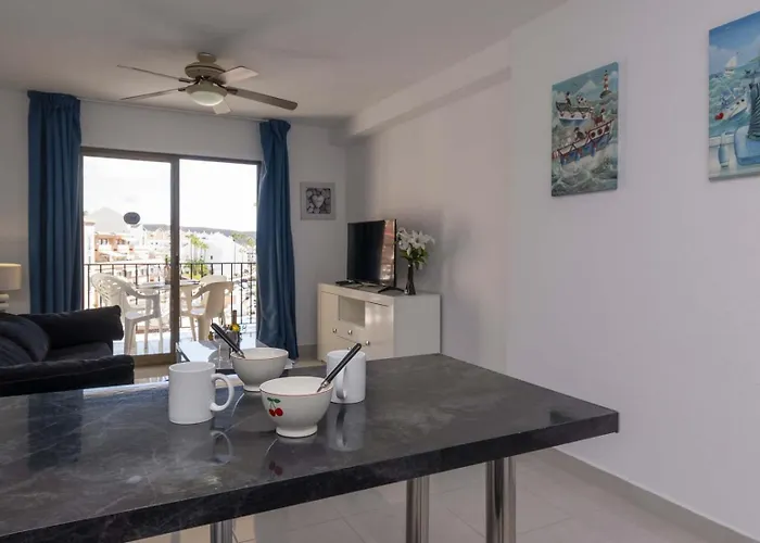 Castle Harbour 8 Apartment